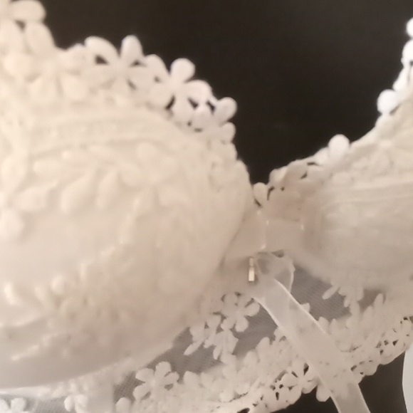 Bra - Picture 7 of 9